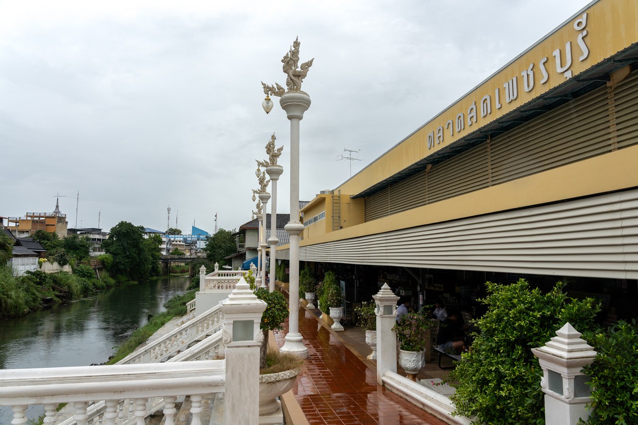 ชุมชนตลาดริมน้ำเพชรบุรี