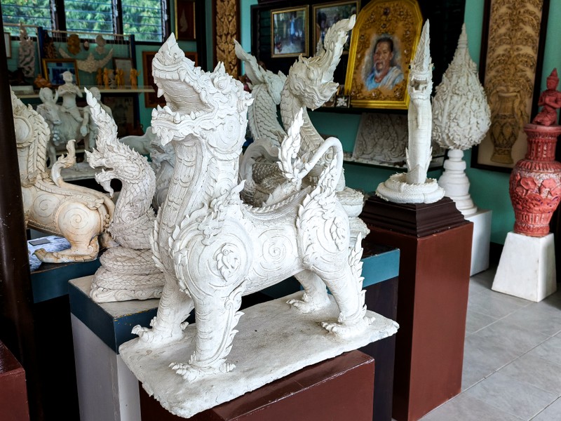 งานปูนปั้นสกุลช่างเมืองเพชร