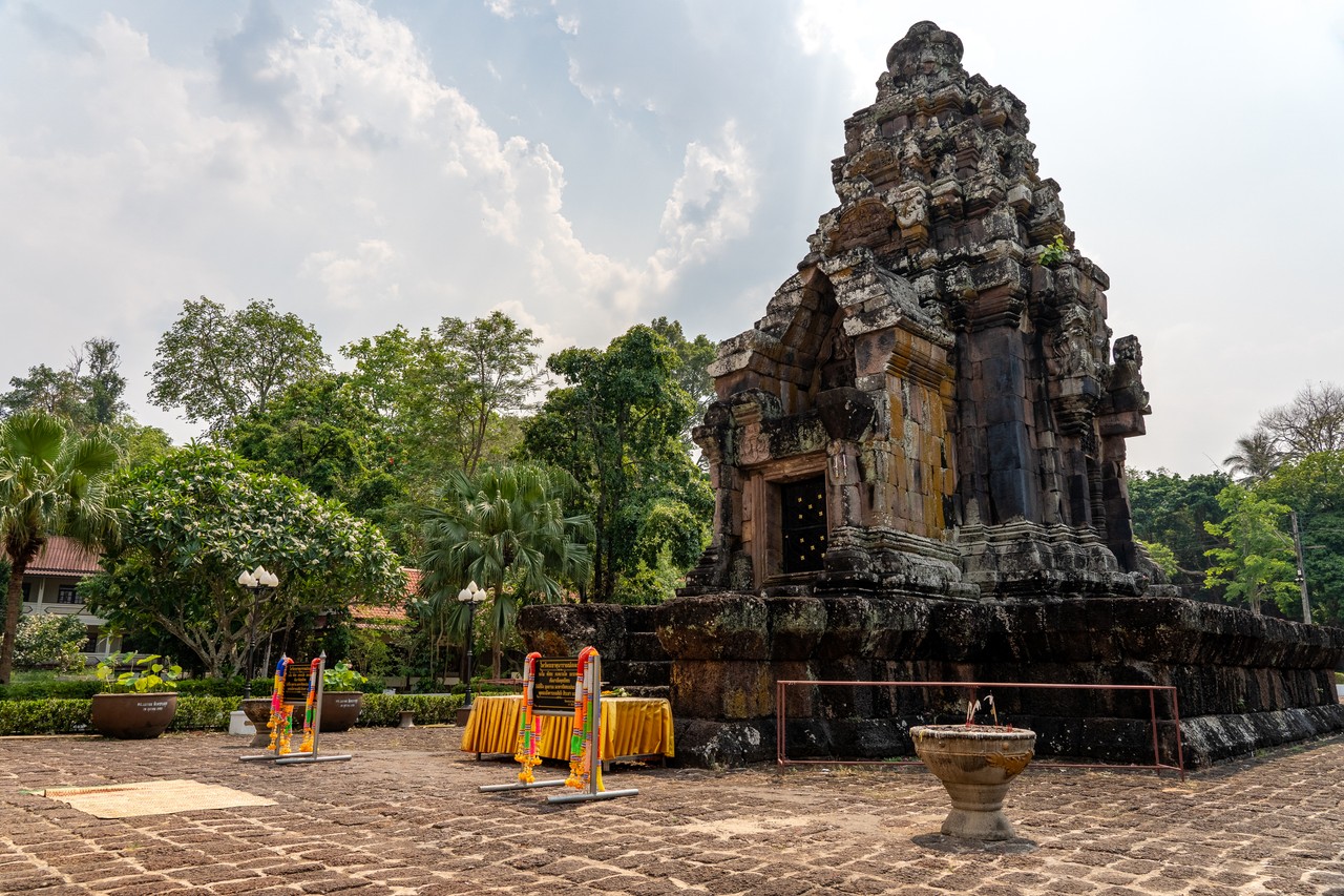 พระธาตุนารายณ์เจงเวง